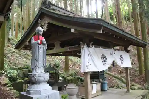 宝山寺奥之院(奈良県)