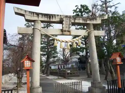 草加神社の鳥居