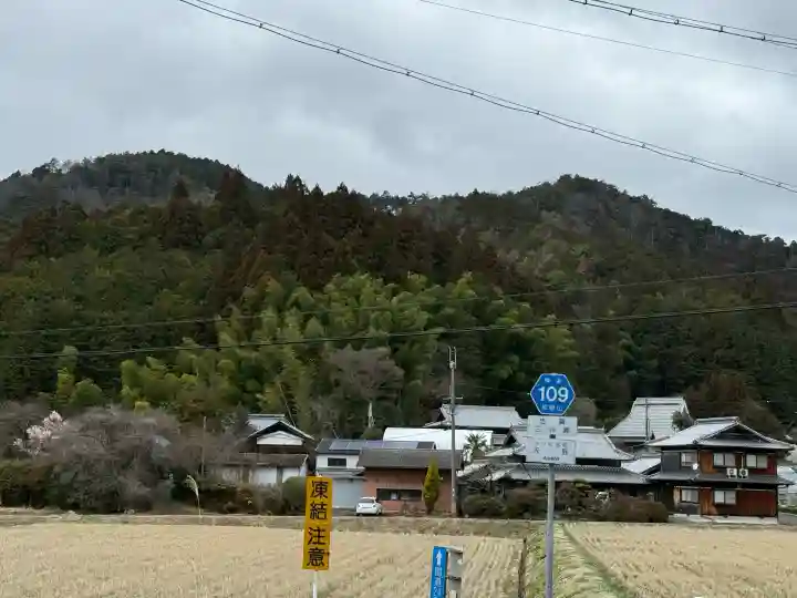 丹生都比売神社の{uncategorized: "未分類", other: "その他", undefined: "問題あり", building: "その他建物", grave: "お墓", sacred_gate: "鳥居", guardian: "狛犬", statue: "像", buddha: "仏像", history: "歴史", nature: "自然", garden: "庭園", animal: "動物", pagoda: "塔", temizu: "手水舎", mountain_gate: "山門・神門", sanctuary: "本殿・本堂", subordinate: "末社・摂社", art: "芸術", scenery: "景色", jizo: "地蔵", ema: "絵馬", goshuin: "御朱印", omikuji: "おみくじ", items: "授与品その他", amulet: "お守り", goshuincho: "御朱印帳", eats: "食事", festival: "お祭り", votive_dance: "神楽", shichigosan: "七五三参", wedding: "結婚式", experience: "体験その他", initially: "初詣", around: "周辺", anti_infection: "感染症対策"}