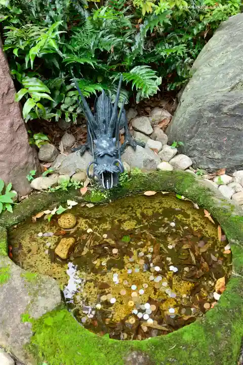 田無神社の手水舎