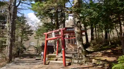 新屋山神社奥宮(山梨県)
