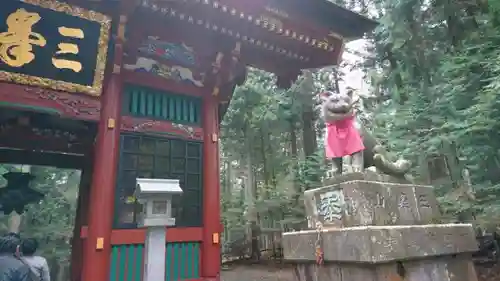 三峯神社の狛犬