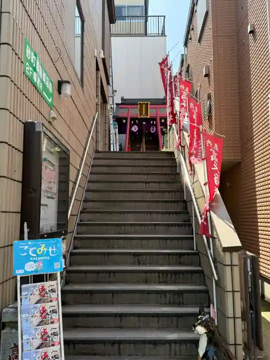 高平稲荷神社の{uncategorized: "未分類", other: "その他", undefined: "問題あり", building: "その他建物", grave: "お墓", sacred_gate: "鳥居", guardian: "狛犬", statue: "像", buddha: "仏像", history: "歴史", nature: "自然", garden: "庭園", animal: "動物", pagoda: "塔", temizu: "手水舎", mountain_gate: "山門・神門", sanctuary: "本殿・本堂", subordinate: "末社・摂社", art: "芸術", scenery: "景色", jizo: "地蔵", ema: "絵馬", goshuin: "御朱印", omikuji: "おみくじ", items: "授与品その他", amulet: "お守り", goshuincho: "御朱印帳", eats: "食事", festival: "お祭り", votive_dance: "神楽", shichigosan: "七五三参", wedding: "結婚式", experience: "体験その他", initially: "初詣", around: "周辺", anti_infection: "感染症対策"}