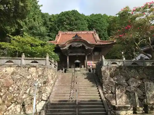 明石寺の本殿・本堂