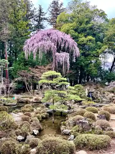 恵林寺の{uncategorized: "未分類", other: "その他", undefined: "問題あり", building: "その他建物", grave: "お墓", sacred_gate: "鳥居", guardian: "狛犬", statue: "像", buddha: "仏像", history: "歴史", nature: "自然", garden: "庭園", animal: "動物", pagoda: "塔", temizu: "手水舎", mountain_gate: "山門・神門", sanctuary: "本殿・本堂", subordinate: "末社・摂社", art: "芸術", scenery: "景色", jizo: "地蔵", ema: "絵馬", goshuin: "御朱印", omikuji: "おみくじ", items: "授与品その他", amulet: "お守り", goshuincho: "御朱印帳", eats: "食事", festival: "お祭り", votive_dance: "神楽", shichigosan: "七五三参", wedding: "結婚式", experience: "体験その他", initially: "初詣", around: "周辺", anti_infection: "感染症対策"}