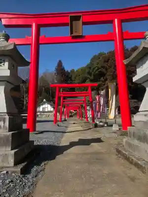三光稲荷神社の{uncategorized: "未分類", other: "その他", undefined: "問題あり", building: "その他建物", grave: "お墓", sacred_gate: "鳥居", guardian: "狛犬", statue: "像", buddha: "仏像", history: "歴史", nature: "自然", garden: "庭園", animal: "動物", pagoda: "塔", temizu: "手水舎", mountain_gate: "山門・神門", sanctuary: "本殿・本堂", subordinate: "末社・摂社", art: "芸術", scenery: "景色", jizo: "地蔵", ema: "絵馬", goshuin: "御朱印", omikuji: "おみくじ", items: "授与品その他", amulet: "お守り", goshuincho: "御朱印帳", eats: "食事", festival: "お祭り", votive_dance: "神楽", shichigosan: "七五三参", wedding: "結婚式", experience: "体験その他", initially: "初詣", around: "周辺", anti_infection: "感染症対策"}