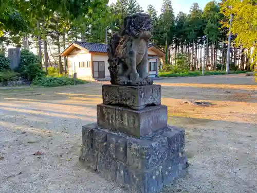 飛鳥神社の狛犬