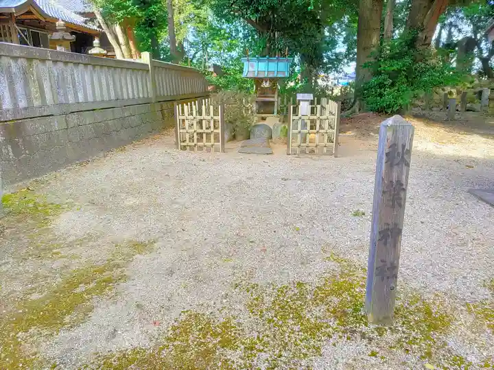 城ヶ入白山神社の末社・摂社
