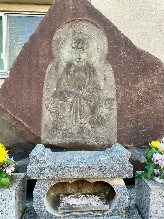 聖輪寺の{uncategorized: "未分類", other: "その他", undefined: "問題あり", building: "その他建物", grave: "お墓", sacred_gate: "鳥居", guardian: "狛犬", statue: "像", buddha: "仏像", history: "歴史", nature: "自然", garden: "庭園", animal: "動物", pagoda: "塔", temizu: "手水舎", mountain_gate: "山門・神門", sanctuary: "本殿・本堂", subordinate: "末社・摂社", art: "芸術", scenery: "景色", jizo: "地蔵", ema: "絵馬", goshuin: "御朱印", omikuji: "おみくじ", items: "授与品その他", amulet: "お守り", goshuincho: "御朱印帳", eats: "食事", festival: "お祭り", votive_dance: "神楽", shichigosan: "七五三参", wedding: "結婚式", experience: "体験その他", initially: "初詣", around: "周辺", anti_infection: "感染症対策"}