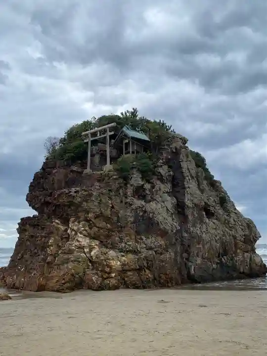 稲佐の浜 弁天島(島根県)