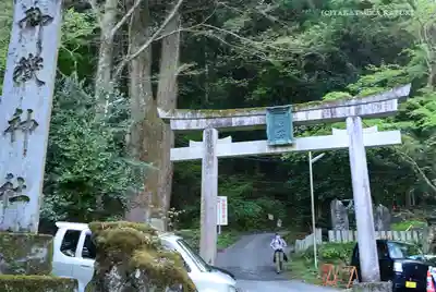 武蔵御嶽神社の鳥居