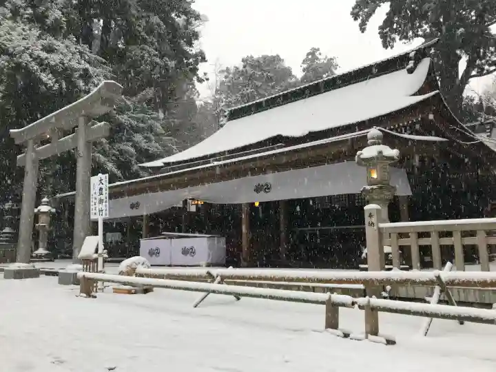 鹿島神宮の{uncategorized: "未分類", other: "その他", undefined: "問題あり", building: "その他建物", grave: "お墓", sacred_gate: "鳥居", guardian: "狛犬", statue: "像", buddha: "仏像", history: "歴史", nature: "自然", garden: "庭園", animal: "動物", pagoda: "塔", temizu: "手水舎", mountain_gate: "山門・神門", sanctuary: "本殿・本堂", subordinate: "末社・摂社", art: "芸術", scenery: "景色", jizo: "地蔵", ema: "絵馬", goshuin: "御朱印", omikuji: "おみくじ", items: "授与品その他", amulet: "お守り", goshuincho: "御朱印帳", eats: "食事", festival: "お祭り", votive_dance: "神楽", shichigosan: "七五三参", wedding: "結婚式", experience: "体験その他", initially: "初詣", around: "周辺", anti_infection: "感染症対策"}