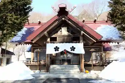 新得神社の本殿・本堂