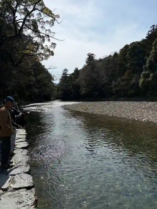 伊勢神宮内宮(皇大神宮)の{uncategorized: "未分類", other: "その他", undefined: "問題あり", building: "その他建物", grave: "お墓", sacred_gate: "鳥居", guardian: "狛犬", statue: "像", buddha: "仏像", history: "歴史", nature: "自然", garden: "庭園", animal: "動物", pagoda: "塔", temizu: "手水舎", mountain_gate: "山門・神門", sanctuary: "本殿・本堂", subordinate: "末社・摂社", art: "芸術", scenery: "景色", jizo: "地蔵", ema: "絵馬", goshuin: "御朱印", omikuji: "おみくじ", items: "授与品その他", amulet: "お守り", goshuincho: "御朱印帳", eats: "食事", festival: "お祭り", votive_dance: "神楽", shichigosan: "七五三参", wedding: "結婚式", experience: "体験その他", initially: "初詣", around: "周辺", anti_infection: "感染症対策"}
