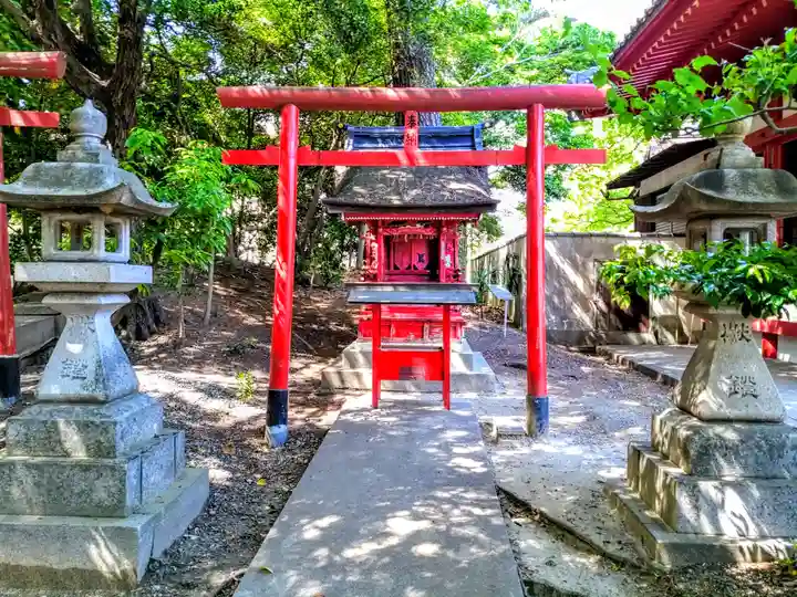 稲荷社(堀田稲荷神社)の末社・摂社