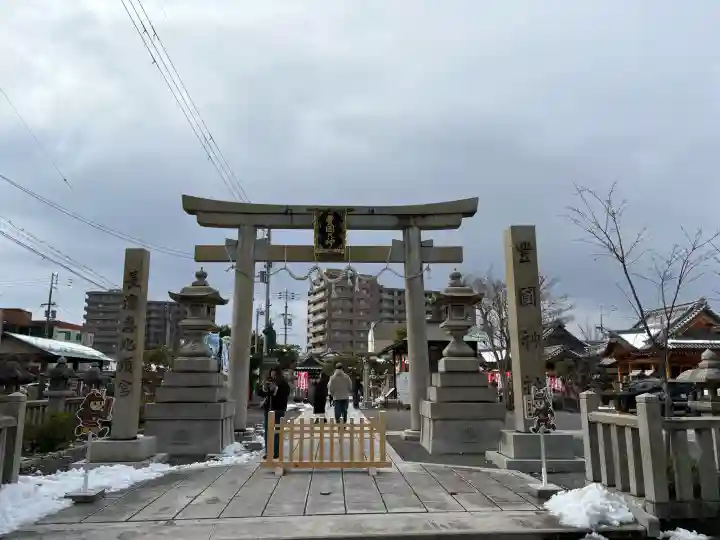 豊国神社の{uncategorized: "未分類", other: "その他", undefined: "問題あり", building: "その他建物", grave: "お墓", sacred_gate: "鳥居", guardian: "狛犬", statue: "像", buddha: "仏像", history: "歴史", nature: "自然", garden: "庭園", animal: "動物", pagoda: "塔", temizu: "手水舎", mountain_gate: "山門・神門", sanctuary: "本殿・本堂", subordinate: "末社・摂社", art: "芸術", scenery: "景色", jizo: "地蔵", ema: "絵馬", goshuin: "御朱印", omikuji: "おみくじ", items: "授与品その他", amulet: "お守り", goshuincho: "御朱印帳", eats: "食事", festival: "お祭り", votive_dance: "神楽", shichigosan: "七五三参", wedding: "結婚式", experience: "体験その他", initially: "初詣", around: "周辺", anti_infection: "感染症対策"}