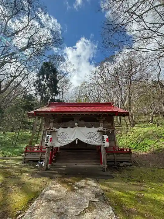 明治宮鹽谷神社の{uncategorized: "未分類", other: "その他", undefined: "問題あり", building: "その他建物", grave: "お墓", sacred_gate: "鳥居", guardian: "狛犬", statue: "像", buddha: "仏像", history: "歴史", nature: "自然", garden: "庭園", animal: "動物", pagoda: "塔", temizu: "手水舎", mountain_gate: "山門・神門", sanctuary: "本殿・本堂", subordinate: "末社・摂社", art: "芸術", scenery: "景色", jizo: "地蔵", ema: "絵馬", goshuin: "御朱印", omikuji: "おみくじ", items: "授与品その他", amulet: "お守り", goshuincho: "御朱印帳", eats: "食事", festival: "お祭り", votive_dance: "神楽", shichigosan: "七五三参", wedding: "結婚式", experience: "体験その他", initially: "初詣", around: "周辺", anti_infection: "感染症対策"}