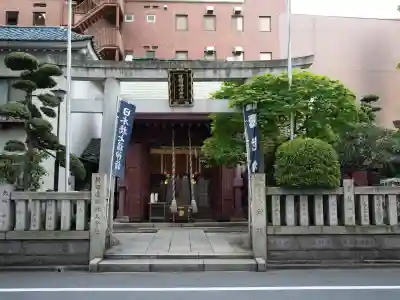 笠間稲荷神社 東京別社の{uncategorized: "未分類", other: "その他", undefined: "問題あり", building: "その他建物", grave: "お墓", sacred_gate: "鳥居", guardian: "狛犬", statue: "像", buddha: "仏像", history: "歴史", nature: "自然", garden: "庭園", animal: "動物", pagoda: "塔", temizu: "手水舎", mountain_gate: "山門・神門", sanctuary: "本殿・本堂", subordinate: "末社・摂社", art: "芸術", scenery: "景色", jizo: "地蔵", ema: "絵馬", goshuin: "御朱印", omikuji: "おみくじ", items: "授与品その他", amulet: "お守り", goshuincho: "御朱印帳", eats: "食事", festival: "お祭り", votive_dance: "神楽", shichigosan: "七五三参", wedding: "結婚式", experience: "体験その他", initially: "初詣", around: "周辺", anti_infection: "感染症対策"}
