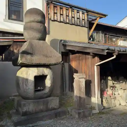 行願寺（革堂）の{uncategorized: "未分類", other: "その他", undefined: "問題あり", building: "その他建物", grave: "お墓", sacred_gate: "鳥居", guardian: "狛犬", statue: "像", buddha: "仏像", history: "歴史", nature: "自然", garden: "庭園", animal: "動物", pagoda: "塔", temizu: "手水舎", mountain_gate: "山門・神門", sanctuary: "本殿・本堂", subordinate: "末社・摂社", art: "芸術", scenery: "景色", jizo: "地蔵", ema: "絵馬", goshuin: "御朱印", omikuji: "おみくじ", items: "授与品その他", amulet: "お守り", goshuincho: "御朱印帳", eats: "食事", festival: "お祭り", votive_dance: "神楽", shichigosan: "七五三参", wedding: "結婚式", experience: "体験その他", initially: "初詣", around: "周辺", anti_infection: "感染症対策"}