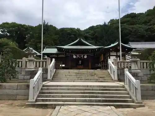 鶴羽根神社の本殿