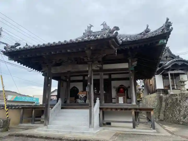 慈眼寺の{uncategorized: "未分類", other: "その他", undefined: "問題あり", building: "その他建物", grave: "お墓", sacred_gate: "鳥居", guardian: "狛犬", statue: "像", buddha: "仏像", history: "歴史", nature: "自然", garden: "庭園", animal: "動物", pagoda: "塔", temizu: "手水舎", mountain_gate: "山門・神門", sanctuary: "本殿・本堂", subordinate: "末社・摂社", art: "芸術", scenery: "景色", jizo: "地蔵", ema: "絵馬", goshuin: "御朱印", omikuji: "おみくじ", items: "授与品その他", amulet: "お守り", goshuincho: "御朱印帳", eats: "食事", festival: "お祭り", votive_dance: "神楽", shichigosan: "七五三参", wedding: "結婚式", experience: "体験その他", initially: "初詣", around: "周辺", anti_infection: "感染症対策"}