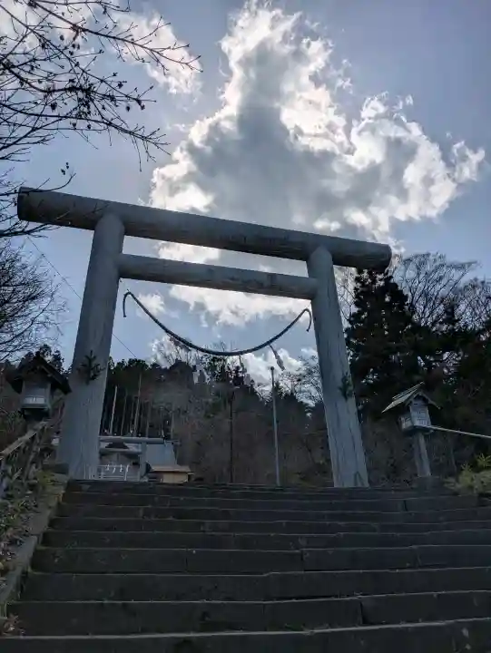 山上大神宮の{uncategorized: "未分類", other: "その他", undefined: "問題あり", building: "その他建物", grave: "お墓", sacred_gate: "鳥居", guardian: "狛犬", statue: "像", buddha: "仏像", history: "歴史", nature: "自然", garden: "庭園", animal: "動物", pagoda: "塔", temizu: "手水舎", mountain_gate: "山門・神門", sanctuary: "本殿・本堂", subordinate: "末社・摂社", art: "芸術", scenery: "景色", jizo: "地蔵", ema: "絵馬", goshuin: "御朱印", omikuji: "おみくじ", items: "授与品その他", amulet: "お守り", goshuincho: "御朱印帳", eats: "食事", festival: "お祭り", votive_dance: "神楽", shichigosan: "七五三参", wedding: "結婚式", experience: "体験その他", initially: "初詣", around: "周辺", anti_infection: "感染症対策"}