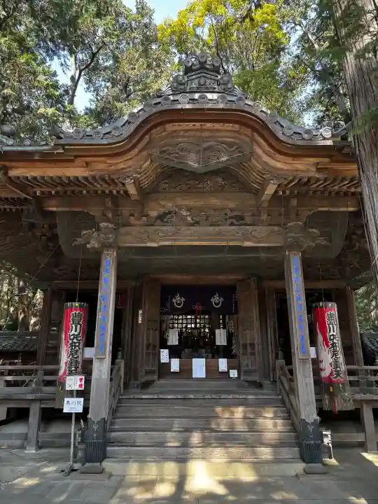 豊川閣 妙厳寺の{uncategorized: "未分類", other: "その他", undefined: "問題あり", building: "その他建物", grave: "お墓", sacred_gate: "鳥居", guardian: "狛犬", statue: "像", buddha: "仏像", history: "歴史", nature: "自然", garden: "庭園", animal: "動物", pagoda: "塔", temizu: "手水舎", mountain_gate: "山門・神門", sanctuary: "本殿・本堂", subordinate: "末社・摂社", art: "芸術", scenery: "景色", jizo: "地蔵", ema: "絵馬", goshuin: "御朱印", omikuji: "おみくじ", items: "授与品その他", amulet: "お守り", goshuincho: "御朱印帳", eats: "食事", festival: "お祭り", votive_dance: "神楽", shichigosan: "七五三参", wedding: "結婚式", experience: "体験その他", initially: "初詣", around: "周辺", anti_infection: "感染症対策"}