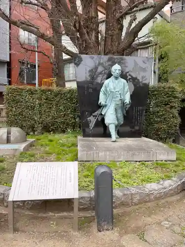 富岡八幡宮の像