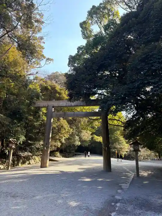 伊勢神宮内宮(皇大神宮)の{uncategorized: "未分類", other: "その他", undefined: "問題あり", building: "その他建物", grave: "お墓", sacred_gate: "鳥居", guardian: "狛犬", statue: "像", buddha: "仏像", history: "歴史", nature: "自然", garden: "庭園", animal: "動物", pagoda: "塔", temizu: "手水舎", mountain_gate: "山門・神門", sanctuary: "本殿・本堂", subordinate: "末社・摂社", art: "芸術", scenery: "景色", jizo: "地蔵", ema: "絵馬", goshuin: "御朱印", omikuji: "おみくじ", items: "授与品その他", amulet: "お守り", goshuincho: "御朱印帳", eats: "食事", festival: "お祭り", votive_dance: "神楽", shichigosan: "七五三参", wedding: "結婚式", experience: "体験その他", initially: "初詣", around: "周辺", anti_infection: "感染症対策"}