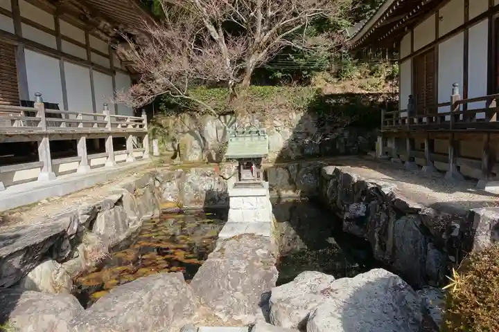 花山院菩提寺の末社・摂社