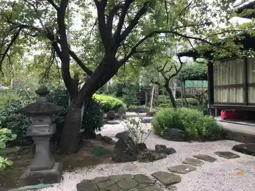 天妙国寺の庭園