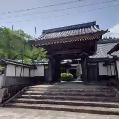 観音寺の山門