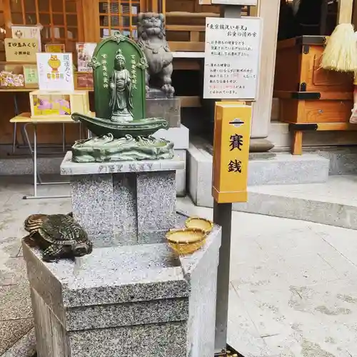 小網神社の像