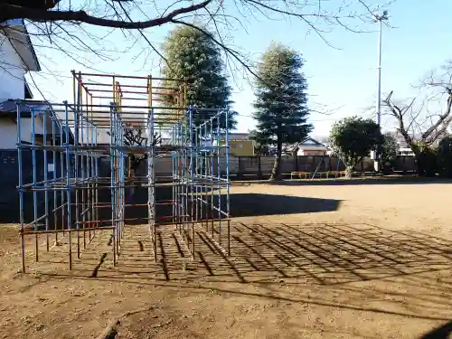 氷川神社の{uncategorized: "未分類", other: "その他", undefined: "問題あり", building: "その他建物", grave: "お墓", sacred_gate: "鳥居", guardian: "狛犬", statue: "像", buddha: "仏像", history: "歴史", nature: "自然", garden: "庭園", animal: "動物", pagoda: "塔", temizu: "手水舎", mountain_gate: "山門・神門", sanctuary: "本殿・本堂", subordinate: "末社・摂社", art: "芸術", scenery: "景色", jizo: "地蔵", ema: "絵馬", goshuin: "御朱印", omikuji: "おみくじ", items: "授与品その他", amulet: "お守り", goshuincho: "御朱印帳", eats: "食事", festival: "お祭り", votive_dance: "神楽", shichigosan: "七五三参", wedding: "結婚式", experience: "体験その他", initially: "初詣", around: "周辺", anti_infection: "感染症対策"}