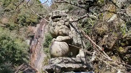 大頭神社の狛犬