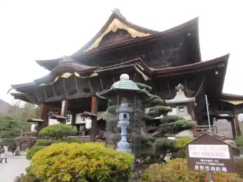 善光寺の本殿・本堂