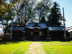 諏訪護国神社の本殿