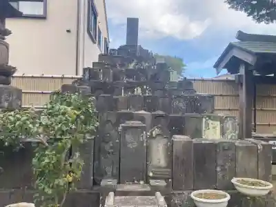 荘厳寺の{uncategorized: "未分類", other: "その他", undefined: "問題あり", building: "その他建物", grave: "お墓", sacred_gate: "鳥居", guardian: "狛犬", statue: "像", buddha: "仏像", history: "歴史", nature: "自然", garden: "庭園", animal: "動物", pagoda: "塔", temizu: "手水舎", mountain_gate: "山門・神門", sanctuary: "本殿・本堂", subordinate: "末社・摂社", art: "芸術", scenery: "景色", jizo: "地蔵", ema: "絵馬", goshuin: "御朱印", omikuji: "おみくじ", items: "授与品その他", amulet: "お守り", goshuincho: "御朱印帳", eats: "食事", festival: "お祭り", votive_dance: "神楽", shichigosan: "七五三参", wedding: "結婚式", experience: "体験その他", initially: "初詣", around: "周辺", anti_infection: "感染症対策"}