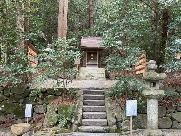 枚岡神社の{uncategorized: "未分類", other: "その他", undefined: "問題あり", building: "その他建物", grave: "お墓", sacred_gate: "鳥居", guardian: "狛犬", statue: "像", buddha: "仏像", history: "歴史", nature: "自然", garden: "庭園", animal: "動物", pagoda: "塔", temizu: "手水舎", mountain_gate: "山門・神門", sanctuary: "本殿・本堂", subordinate: "末社・摂社", art: "芸術", scenery: "景色", jizo: "地蔵", ema: "絵馬", goshuin: "御朱印", omikuji: "おみくじ", items: "授与品その他", amulet: "お守り", goshuincho: "御朱印帳", eats: "食事", festival: "お祭り", votive_dance: "神楽", shichigosan: "七五三参", wedding: "結婚式", experience: "体験その他", initially: "初詣", around: "周辺", anti_infection: "感染症対策"}