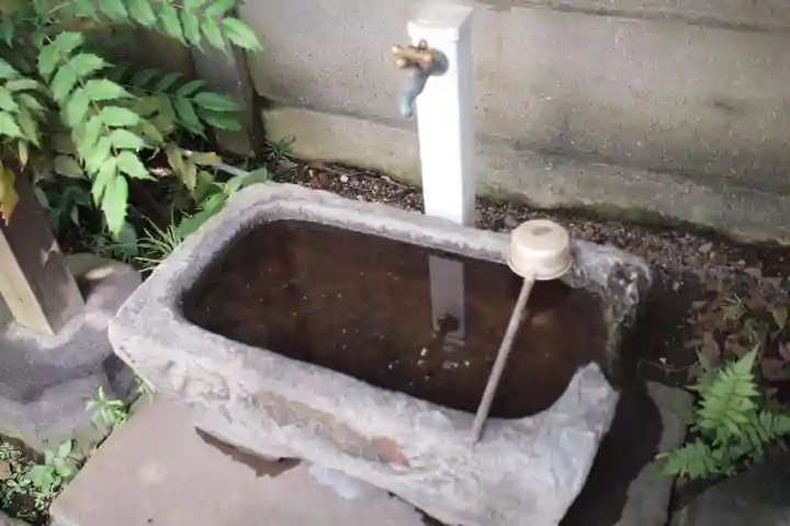 山中稲荷大明神の手水舎