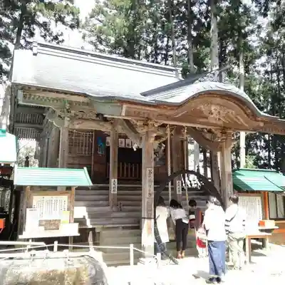 白山神社の本殿・本堂