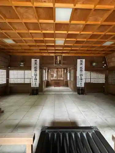 高岡市護国神社の本殿・本堂