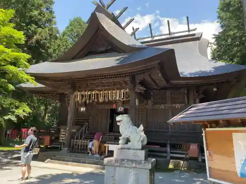 冨士御室浅間神社の本殿・本堂