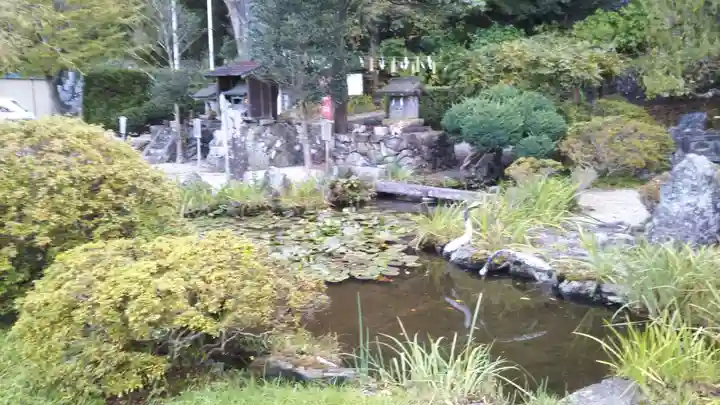 天照御祖神社の庭園