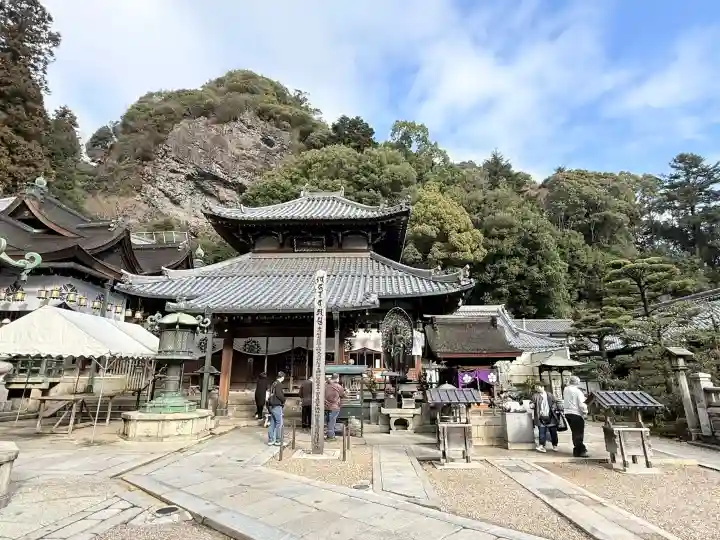宝山寺の{uncategorized: "未分類", other: "その他", undefined: "問題あり", building: "その他建物", grave: "お墓", sacred_gate: "鳥居", guardian: "狛犬", statue: "像", buddha: "仏像", history: "歴史", nature: "自然", garden: "庭園", animal: "動物", pagoda: "塔", temizu: "手水舎", mountain_gate: "山門・神門", sanctuary: "本殿・本堂", subordinate: "末社・摂社", art: "芸術", scenery: "景色", jizo: "地蔵", ema: "絵馬", goshuin: "御朱印", omikuji: "おみくじ", items: "授与品その他", amulet: "お守り", goshuincho: "御朱印帳", eats: "食事", festival: "お祭り", votive_dance: "神楽", shichigosan: "七五三参", wedding: "結婚式", experience: "体験その他", initially: "初詣", around: "周辺", anti_infection: "感染症対策"}