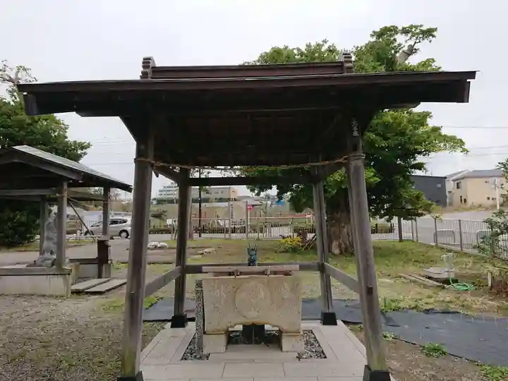 柄沢神社の手水舎
