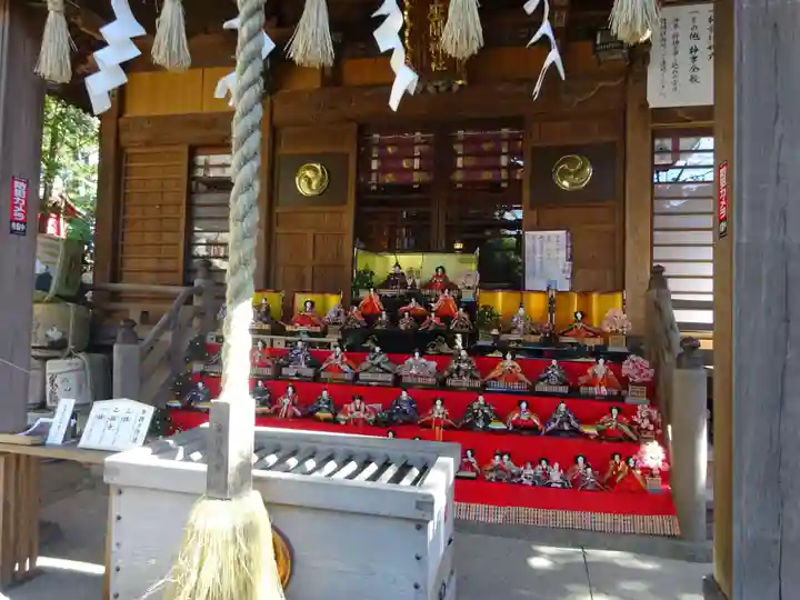 座間神社の本殿・本堂