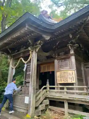 戸隠神社九頭龍社の{uncategorized: "未分類", other: "その他", undefined: "問題あり", building: "その他建物", grave: "お墓", sacred_gate: "鳥居", guardian: "狛犬", statue: "像", buddha: "仏像", history: "歴史", nature: "自然", garden: "庭園", animal: "動物", pagoda: "塔", temizu: "手水舎", mountain_gate: "山門・神門", sanctuary: "本殿・本堂", subordinate: "末社・摂社", art: "芸術", scenery: "景色", jizo: "地蔵", ema: "絵馬", goshuin: "御朱印", omikuji: "おみくじ", items: "授与品その他", amulet: "お守り", goshuincho: "御朱印帳", eats: "食事", festival: "お祭り", votive_dance: "神楽", shichigosan: "七五三参", wedding: "結婚式", experience: "体験その他", initially: "初詣", around: "周辺", anti_infection: "感染症対策"}