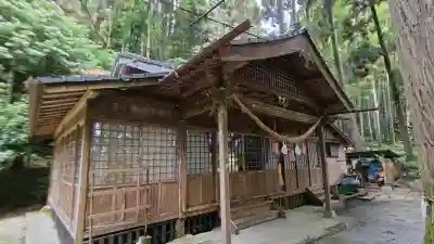 木上加茂神社の{uncategorized: "未分類", other: "その他", undefined: "問題あり", building: "その他建物", grave: "お墓", sacred_gate: "鳥居", guardian: "狛犬", statue: "像", buddha: "仏像", history: "歴史", nature: "自然", garden: "庭園", animal: "動物", pagoda: "塔", temizu: "手水舎", mountain_gate: "山門・神門", sanctuary: "本殿・本堂", subordinate: "末社・摂社", art: "芸術", scenery: "景色", jizo: "地蔵", ema: "絵馬", goshuin: "御朱印", omikuji: "おみくじ", items: "授与品その他", amulet: "お守り", goshuincho: "御朱印帳", eats: "食事", festival: "お祭り", votive_dance: "神楽", shichigosan: "七五三参", wedding: "結婚式", experience: "体験その他", initially: "初詣", around: "周辺", anti_infection: "感染症対策"}