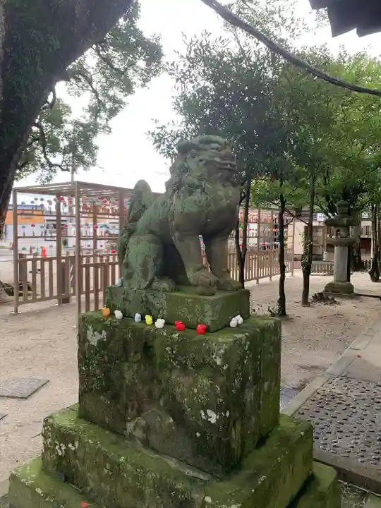 現人神社の狛犬